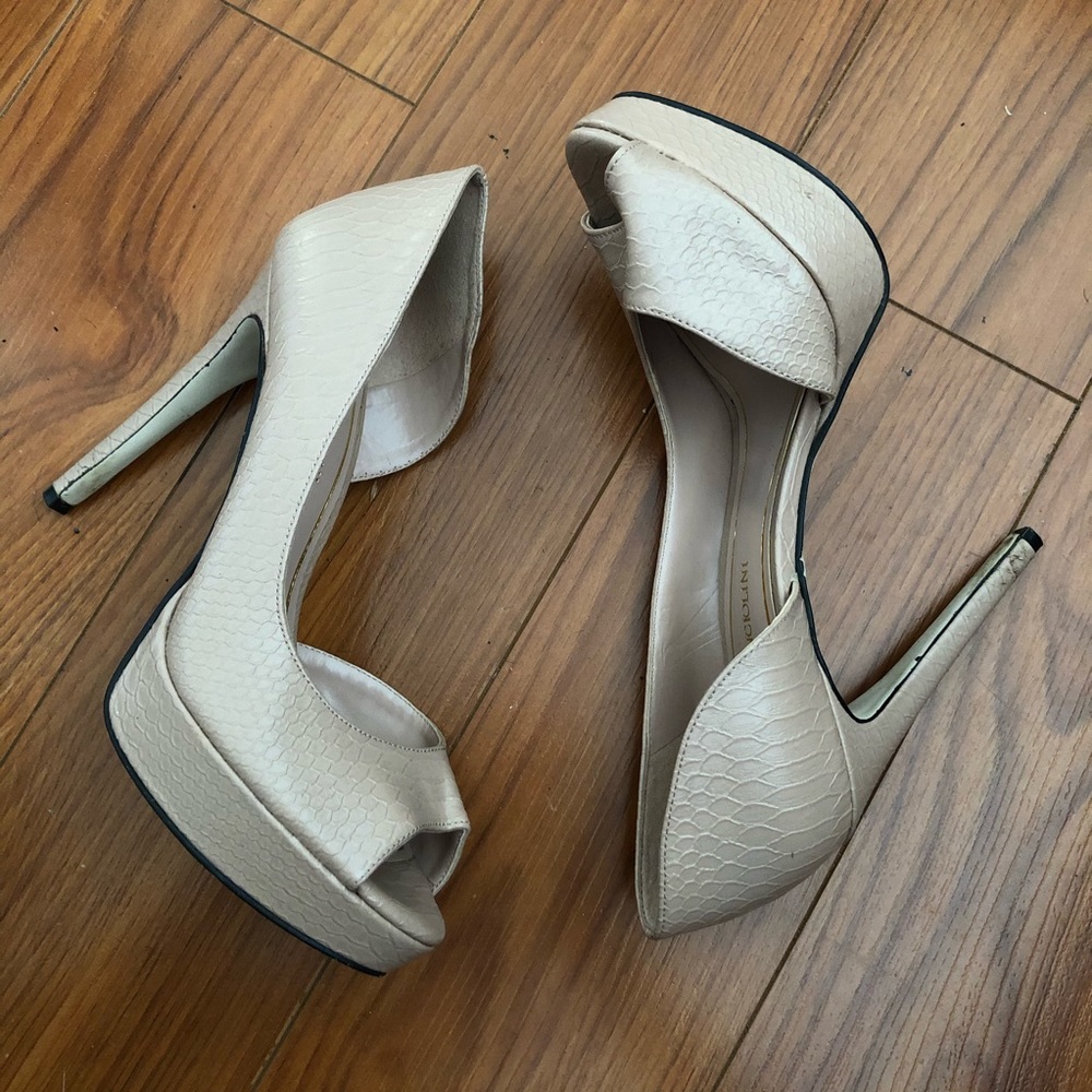 Enzo Angiolini Platform Peep toe Stilettos Size 7